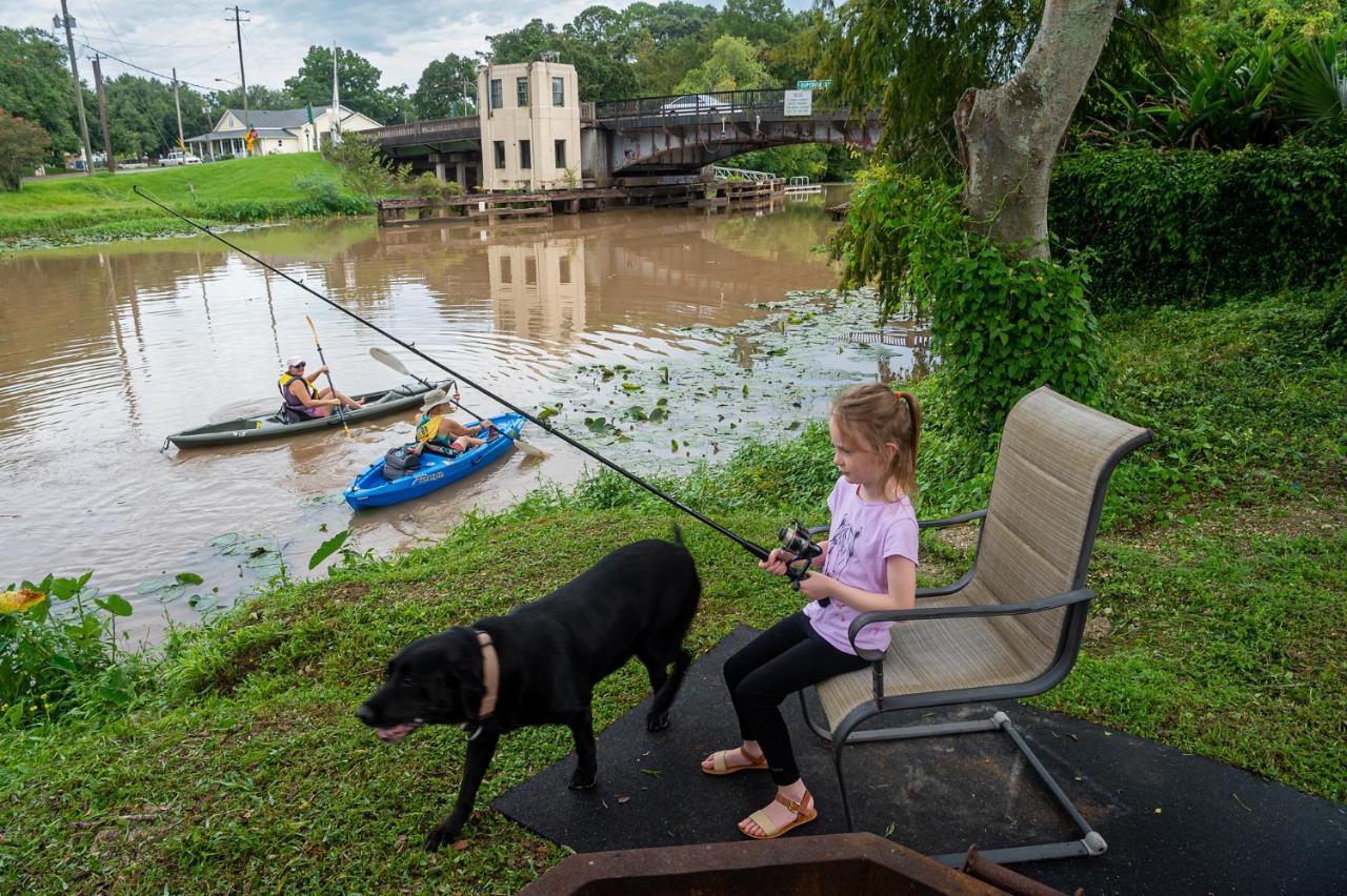 Chateau Royale, Pet Friendly, On Bayou, Downtown! New Iberia Eksteriør bilde
